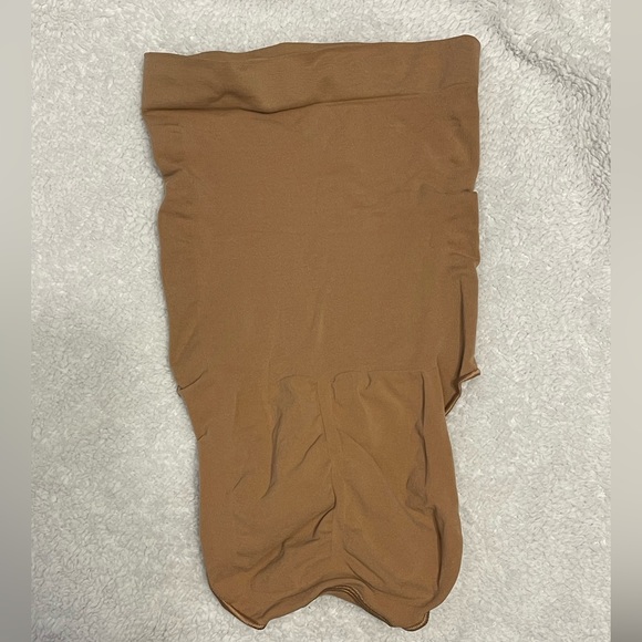 Skims SCULPTING HIGH WAIST BRIEF | SIENNA - Picture 3 of 10